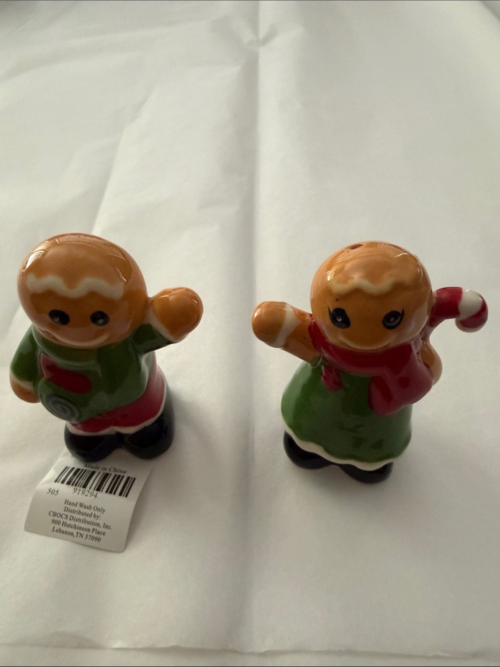 Cracker Barrel Red and Green Gingerbread Couple Salt & Pepper Shakers